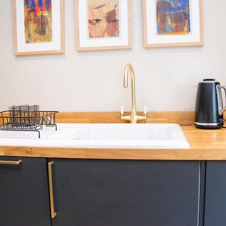 Unique 2 Bed In The Heart Of Bath With Parking Apartment ภายนอก รูปภาพ