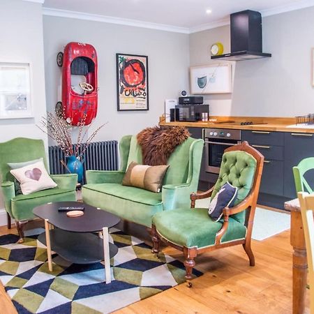 Unique 2 Bed In The Heart Of Bath With Parking Apartment ภายนอก รูปภาพ