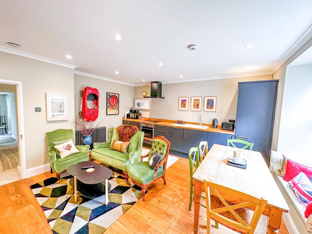 Unique 2 Bed In The Heart Of Bath With Parking Apartment ภายนอก รูปภาพ