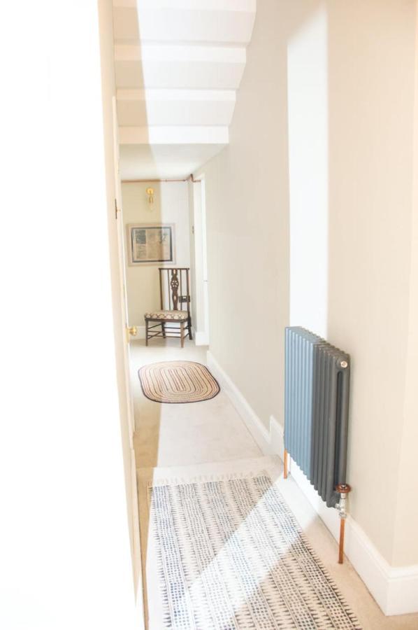 Unique 2 Bed In The Heart Of Bath With Parking Apartment ภายนอก รูปภาพ