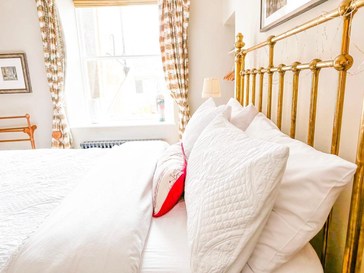 Unique 2 Bed In The Heart Of Bath With Parking Apartment ภายนอก รูปภาพ